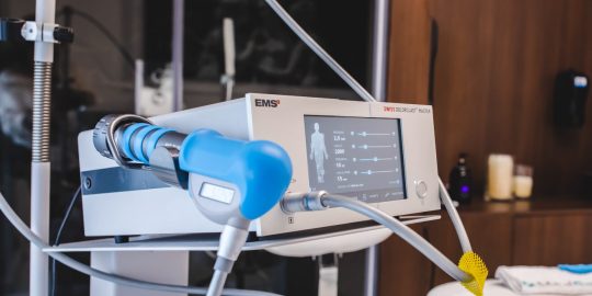 med-estetica-clinica-dermatologia-chirurugia-tecnologia-title.jpg